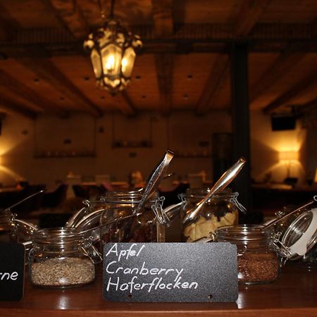 Zum Schwarzen Loewen Hotel Altdorf Ngoại thất bức ảnh