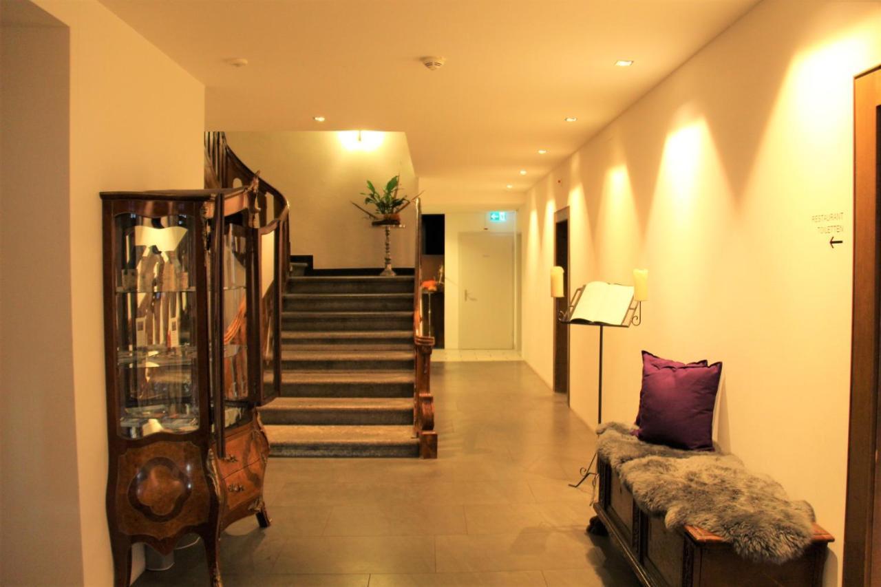Zum Schwarzen Loewen Hotel Altdorf Ngoại thất bức ảnh