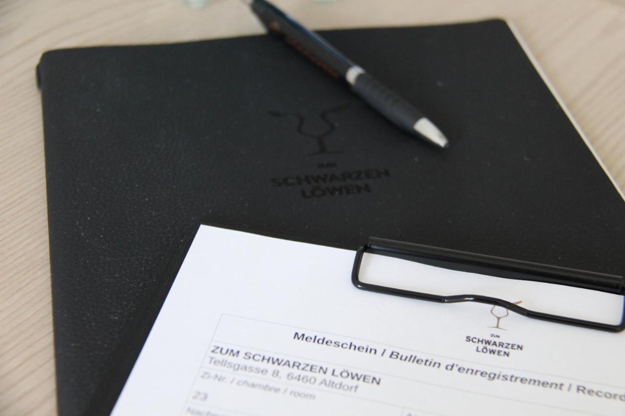 Zum Schwarzen Loewen Hotel Altdorf Ngoại thất bức ảnh