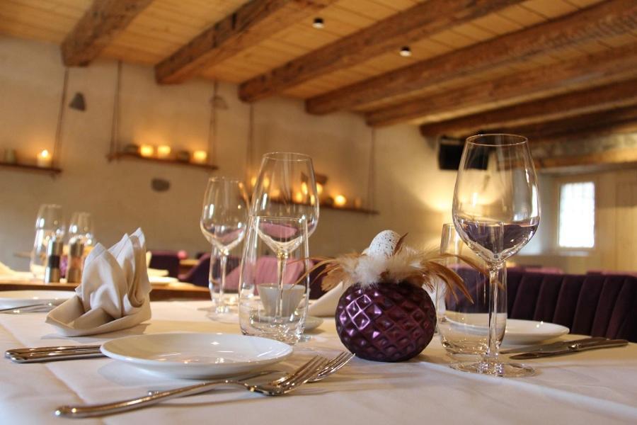 Zum Schwarzen Loewen Hotel Altdorf Ngoại thất bức ảnh