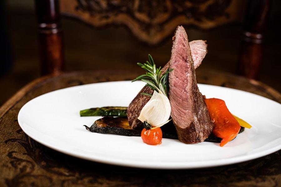 Zum Schwarzen Loewen Hotel Altdorf Ngoại thất bức ảnh